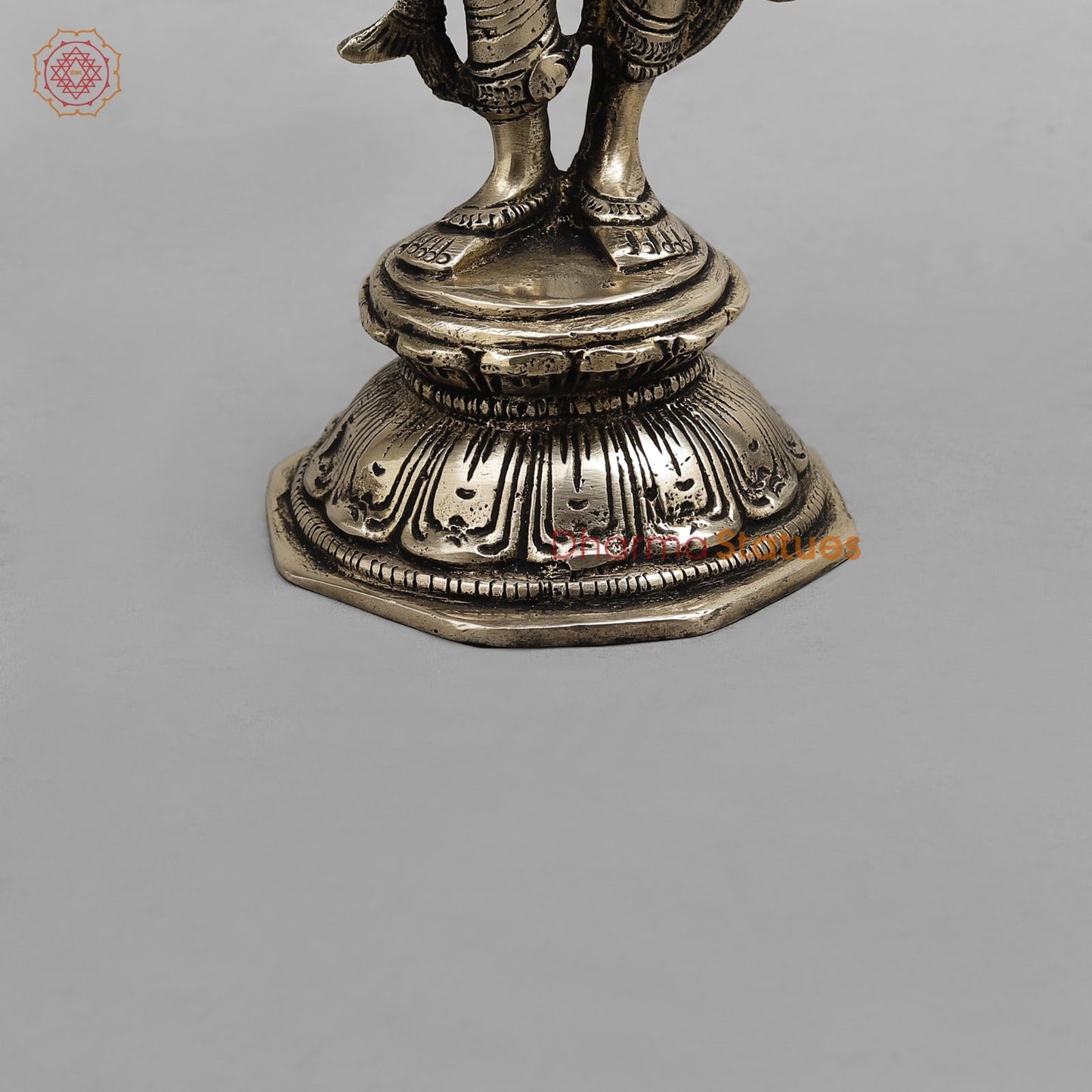 Brass Lashmi standing , Smooth finish 10”