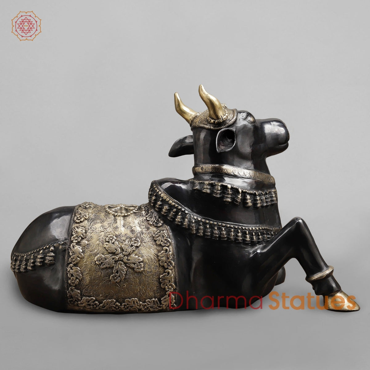 Brass Nandi Seated Fine, Royal Black Finish 32”