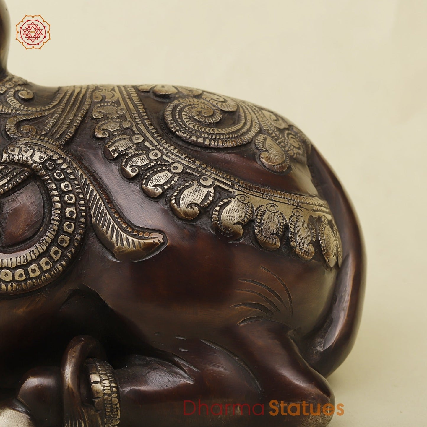 Brass Nanadi seated With Carving Fine, Copper Finish 13”