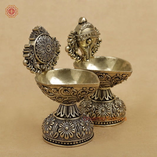 Brass Shankh Chakra Diya 4”