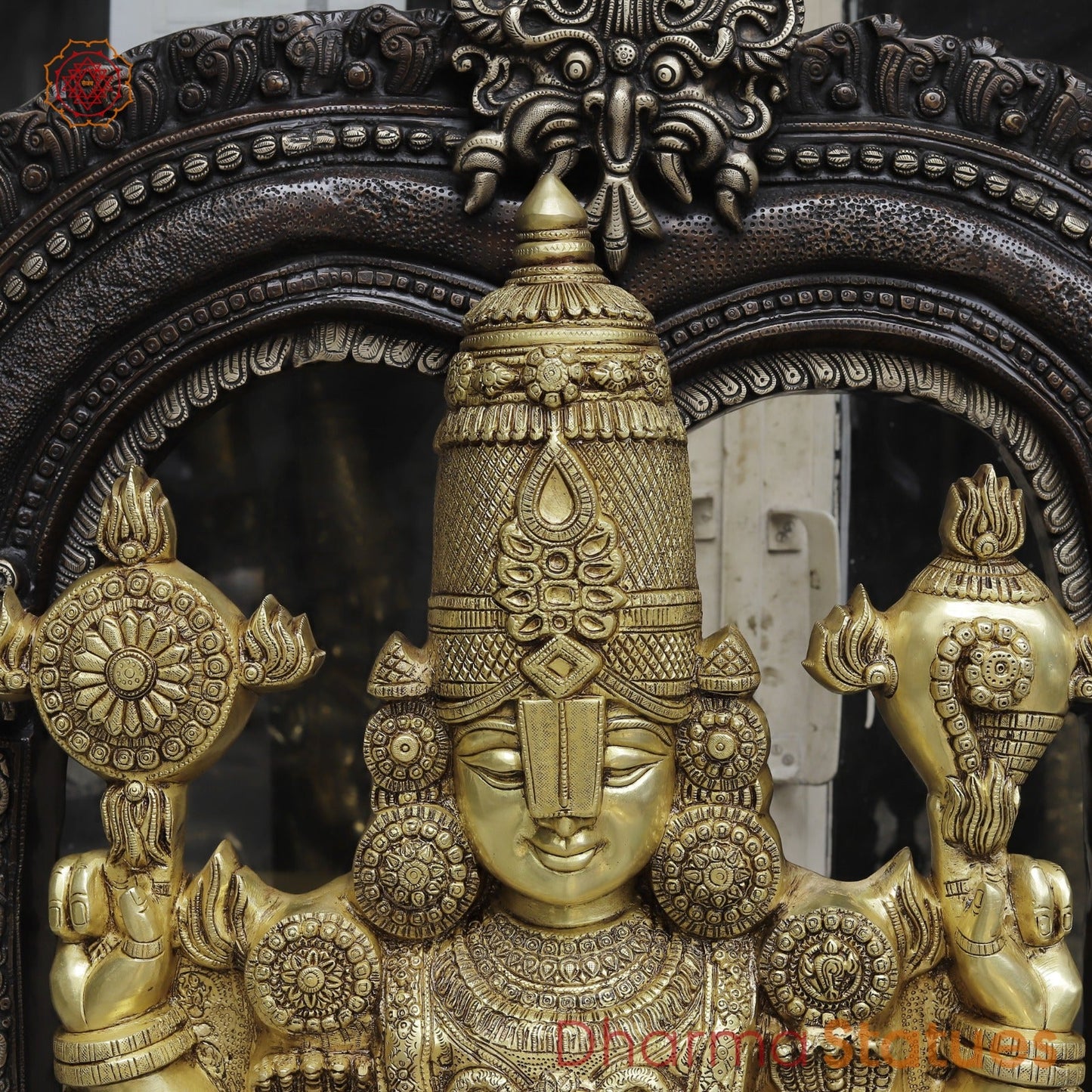 Brass Tirupati Balaji With Shankh Chakra Lamps And Keertimukh Arch Fine, Copper and Gold Finish 62”