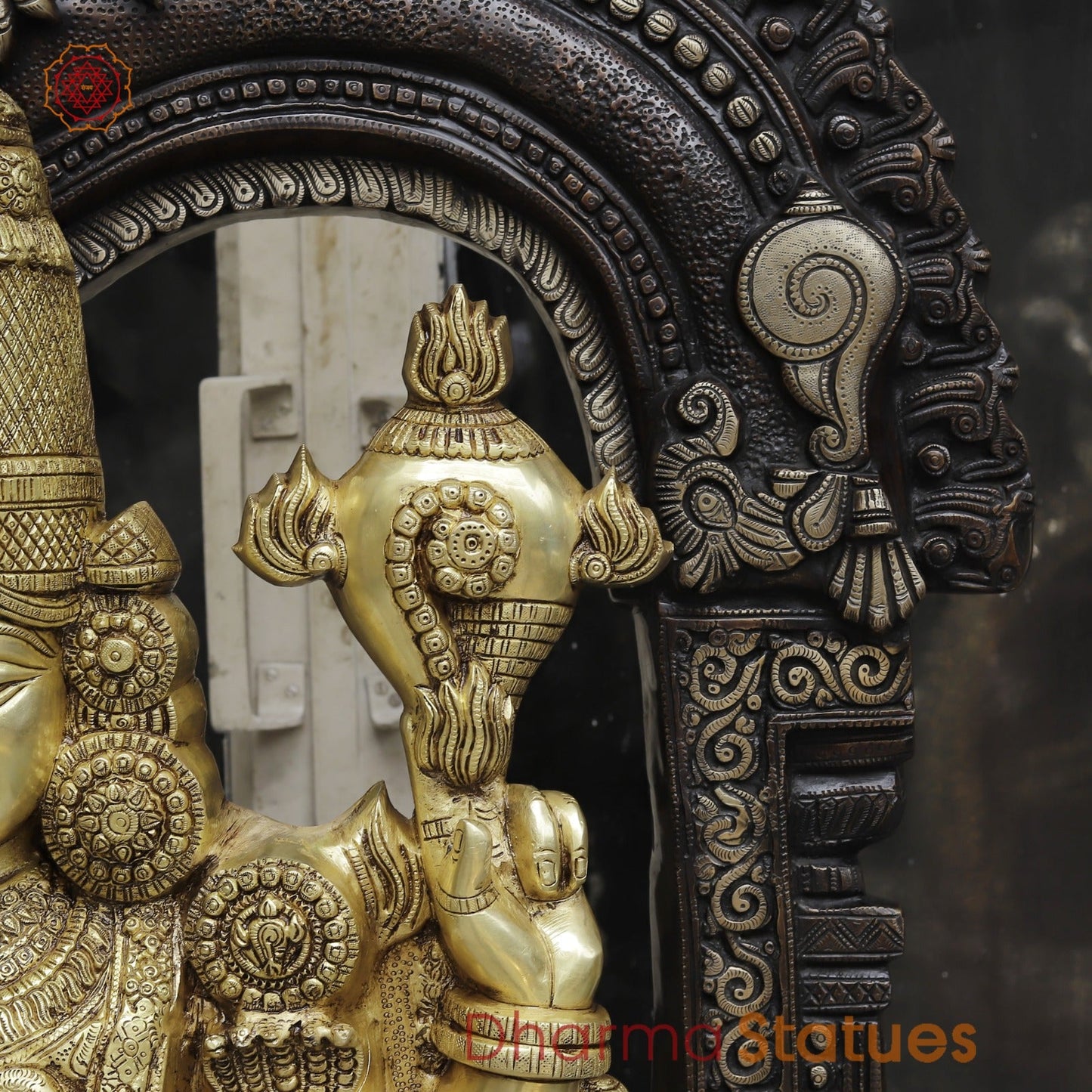 Brass Tirupati Balaji With Shankh Chakra Lamps And Keertimukh Arch Fine, Copper and Gold Finish 62”