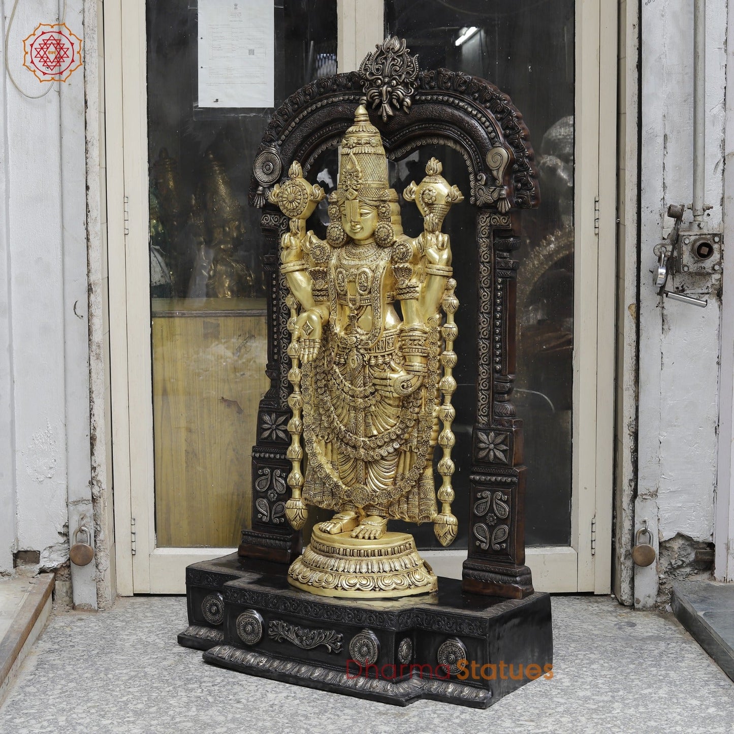 Brass Tirupati Balaji With Shankh Chakra Lamps And Keertimukh Arch Fine, Copper and Gold Finish 62”
