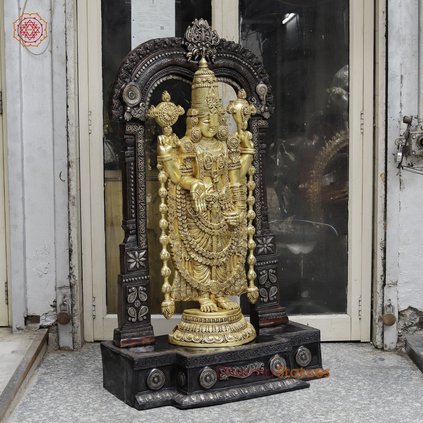 Brass Tirupati Balaji With Shankh Chakra Lamps And Keertimukh Arch Fine, Copper and Gold Finish 62”